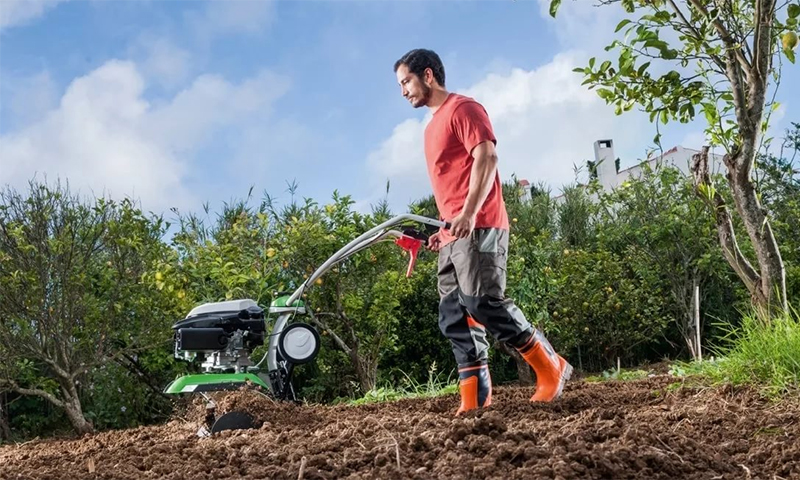 Le principe de fonctionnement et le motoblock de l'appareil