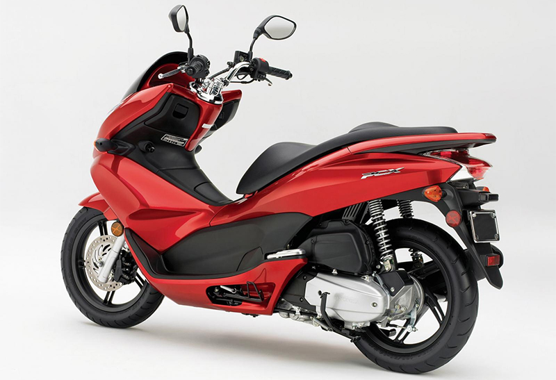 Scooters moyens ou avec un volume de 50 à 250 cm3