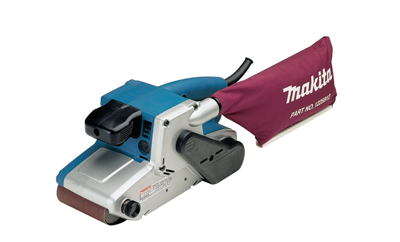 Makita 9404 - sous un large ruban
