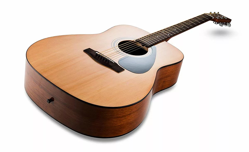 YAMAHA F310 - un excellent premier choix.