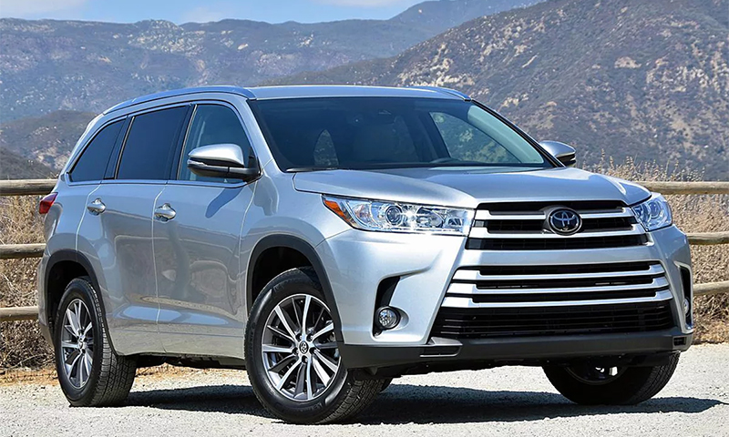 Toyota Highlander - un géant parmi les croisements