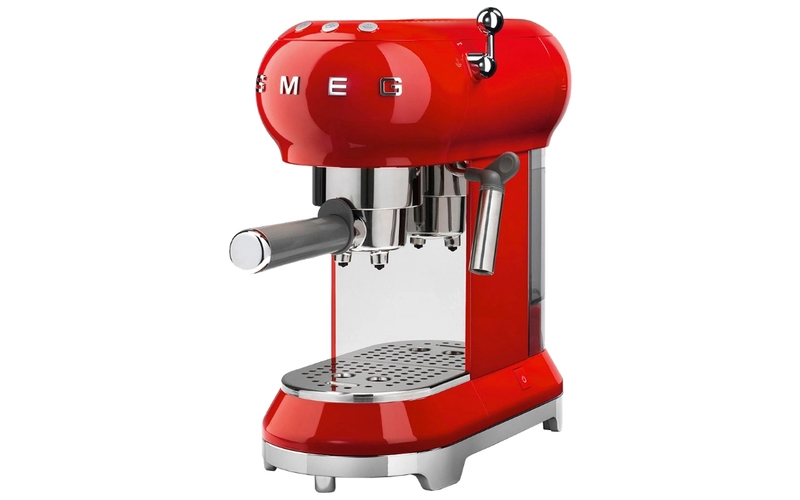 Smeg ECF01 - la cafetière universelle de style rétro
