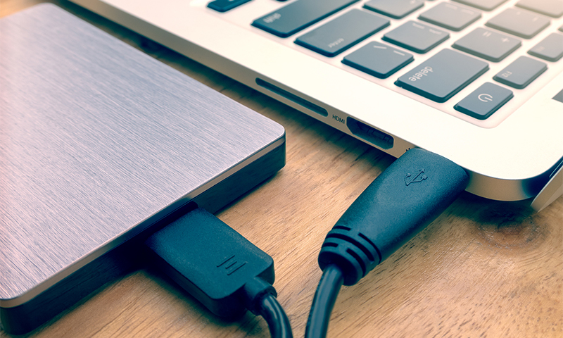 Le principe de fonctionnement et le disque dur externe de l'appareil