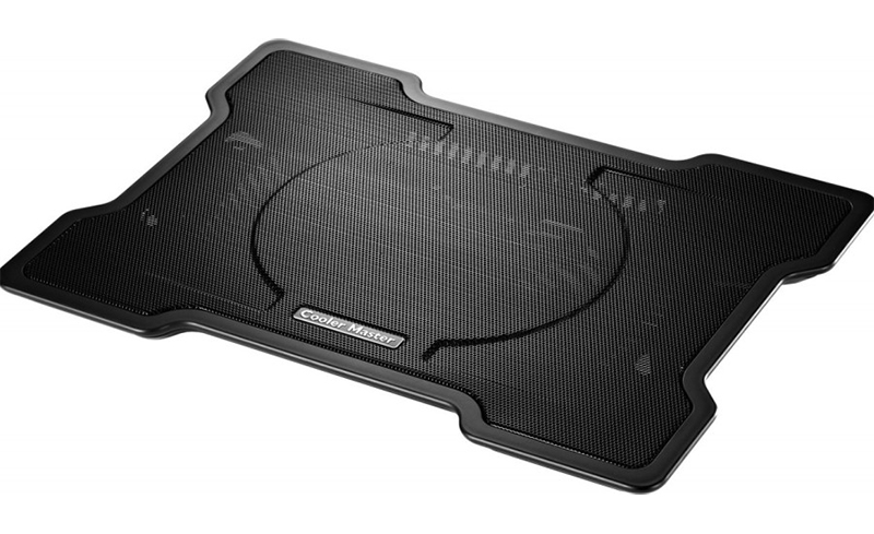 Cooler Master NotePal X-Slim - le support le plus fin avec refroidissement actif
