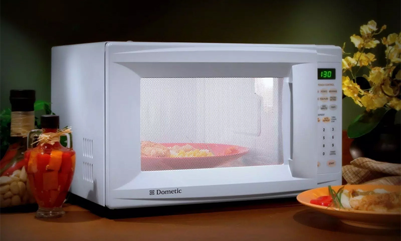 Combien coûte un four à micro-ondes